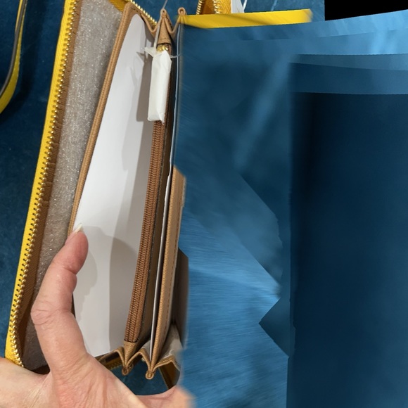 Michael Kors Sunflower Tote AND Wallet!! - Picture 5 of 9